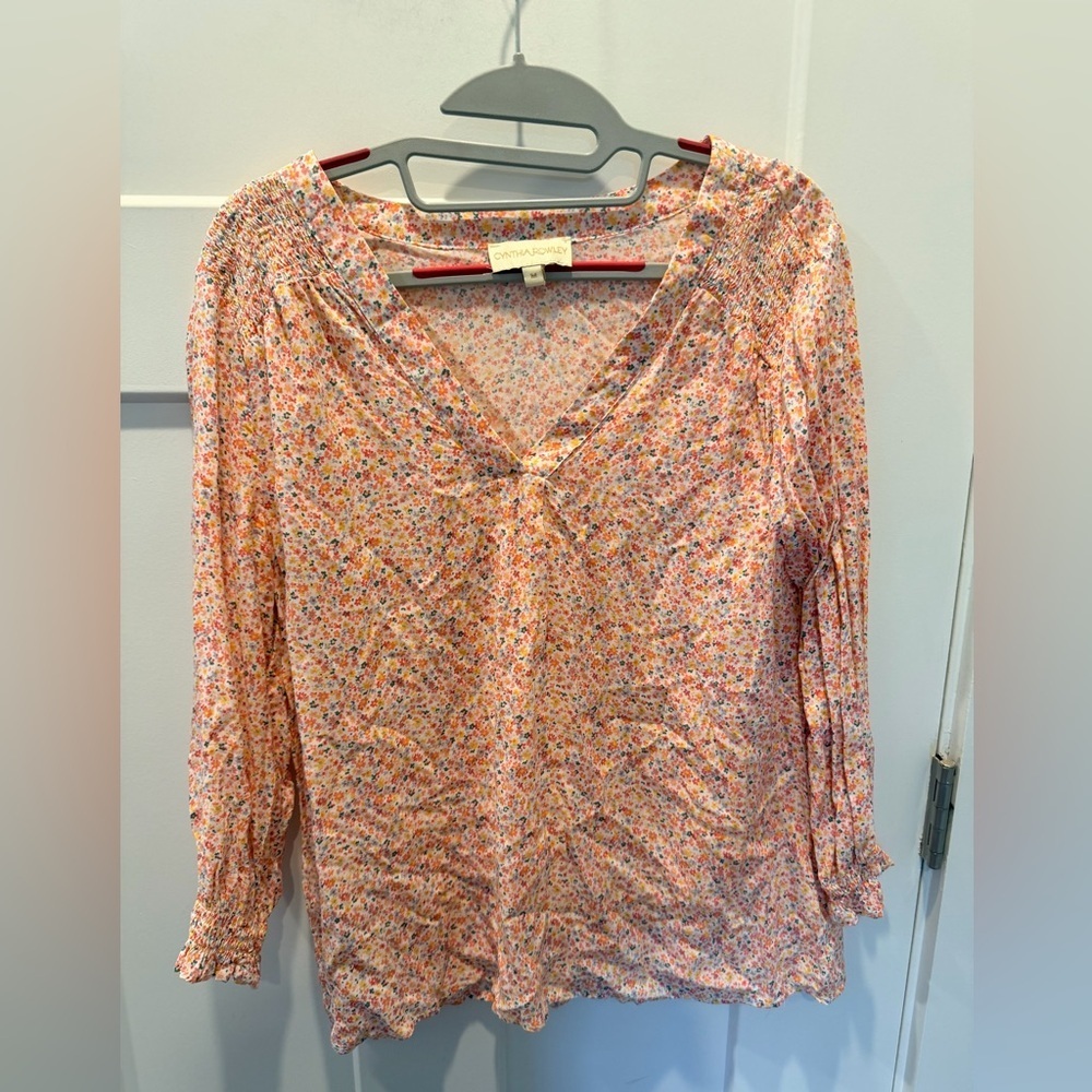 Cynthia Rowley Floral Blouse Women’s Medium V-Neck Smocked Long Sleeve